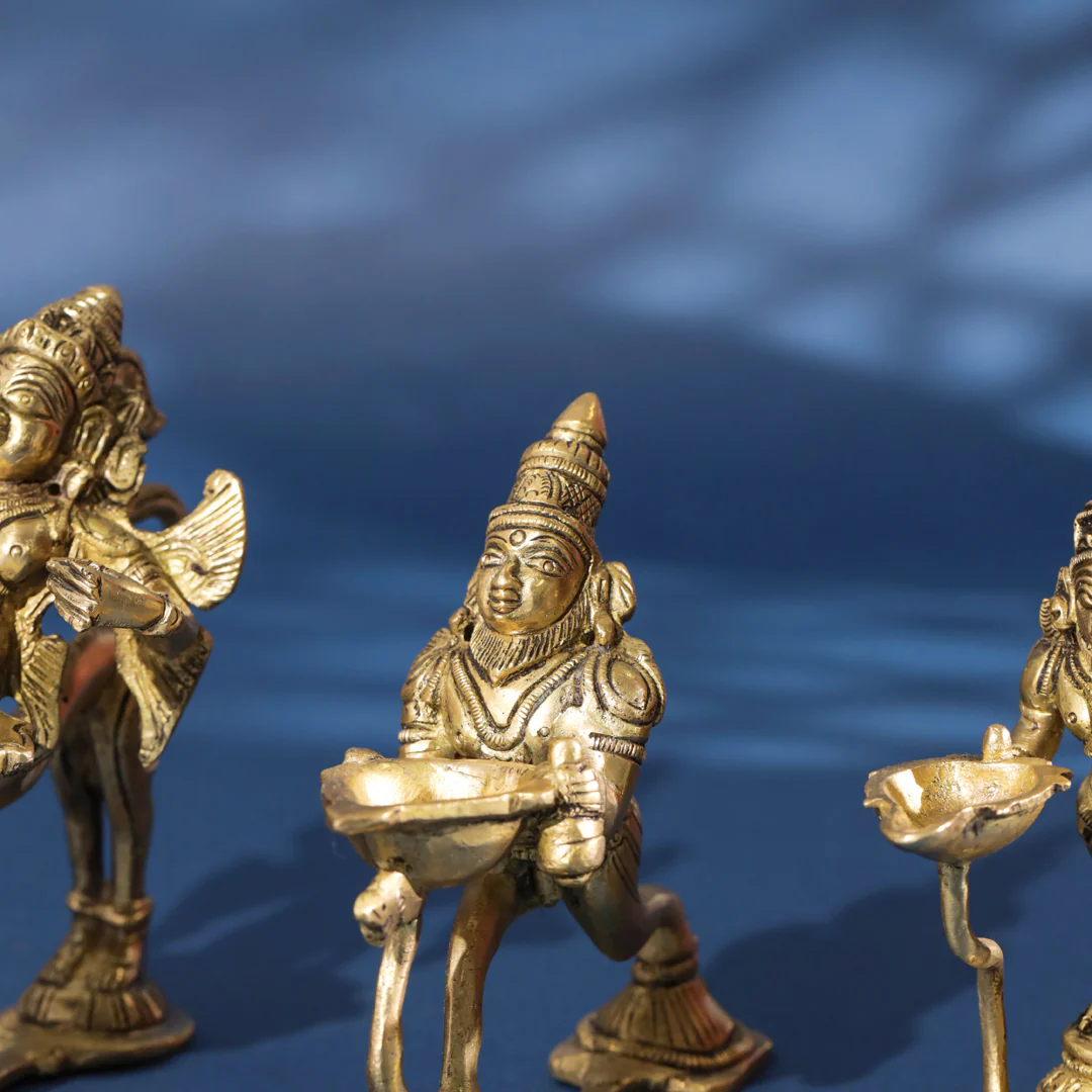 Brass Aarti Diya With Handle - Image 9