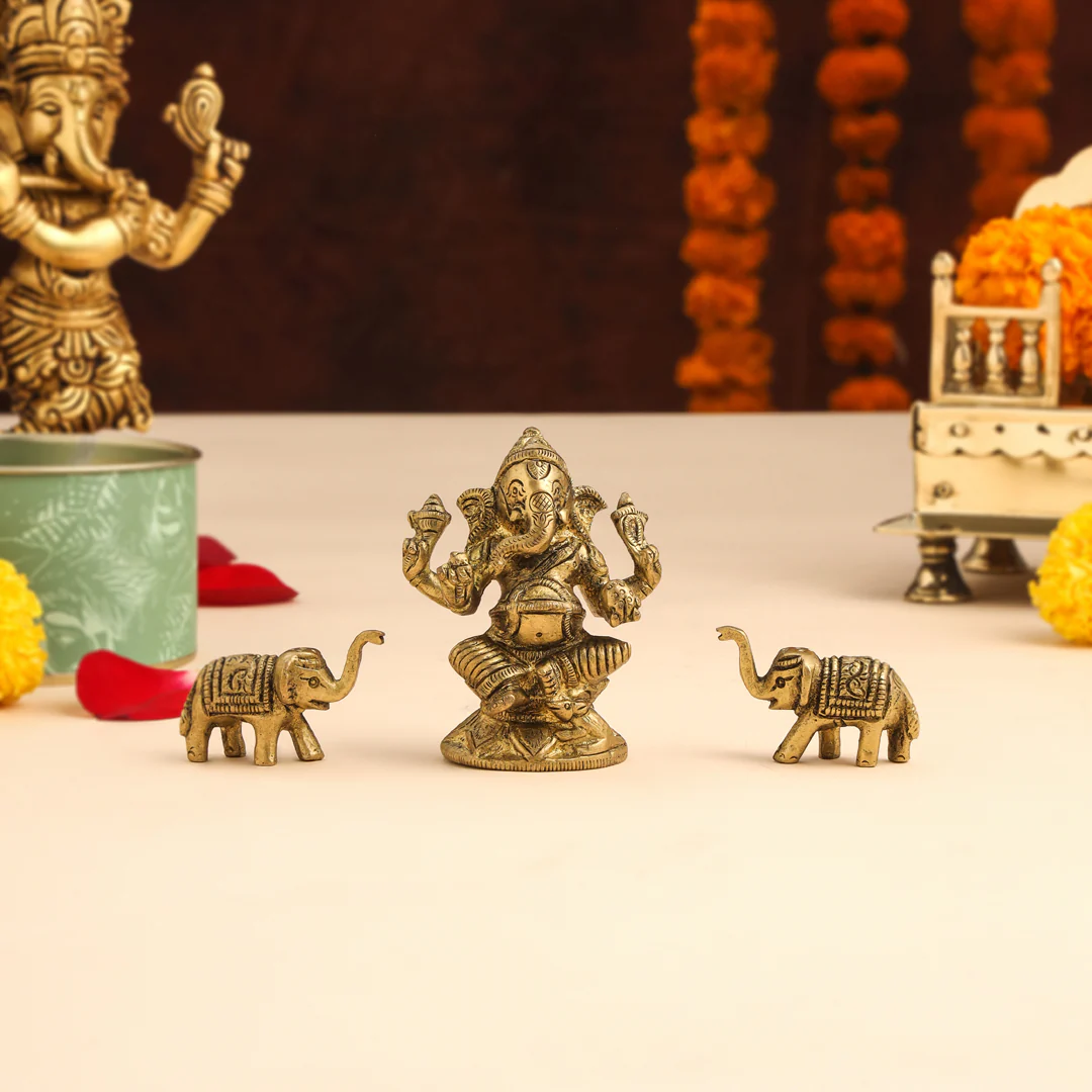Brass Right Trunk Sitting Ganesha Idol With Elephants Combo