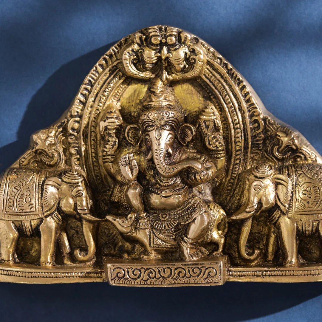 Brass Ganesha And Lakshmi Wall Hanging (7 Inch) - Image 6