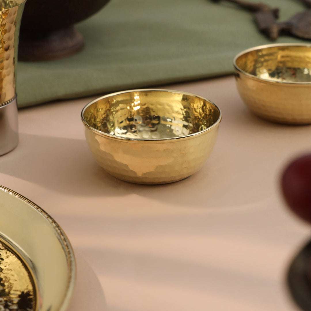 Brass Hammered Thali Set (1.1 Kg) - Image 3