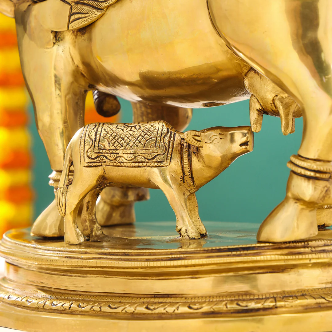 Brass Superfine Kamdhenu Cow With Calf Idol (17 Inch) - Image 6