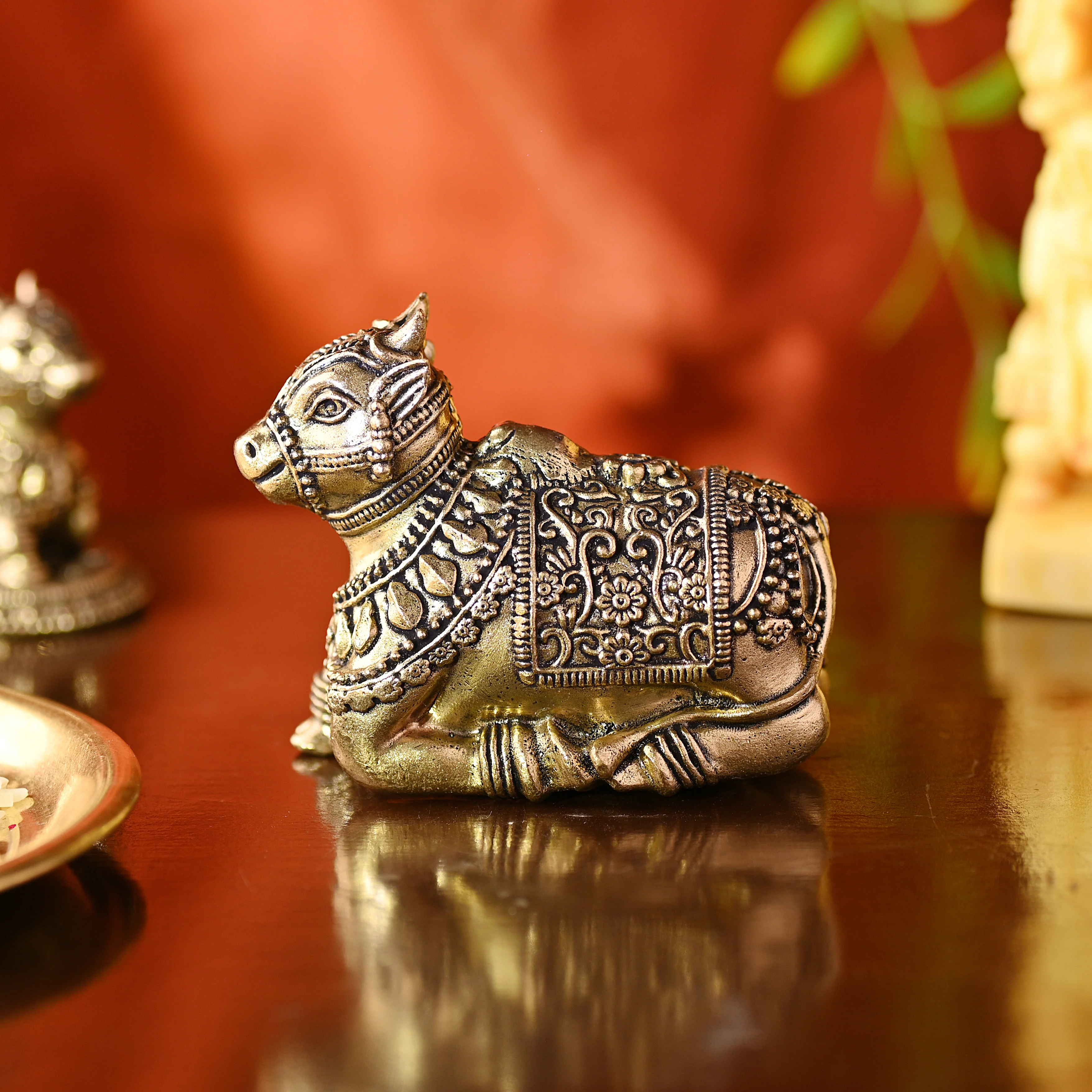 Brass Sitting Nandi Lightweight Idol