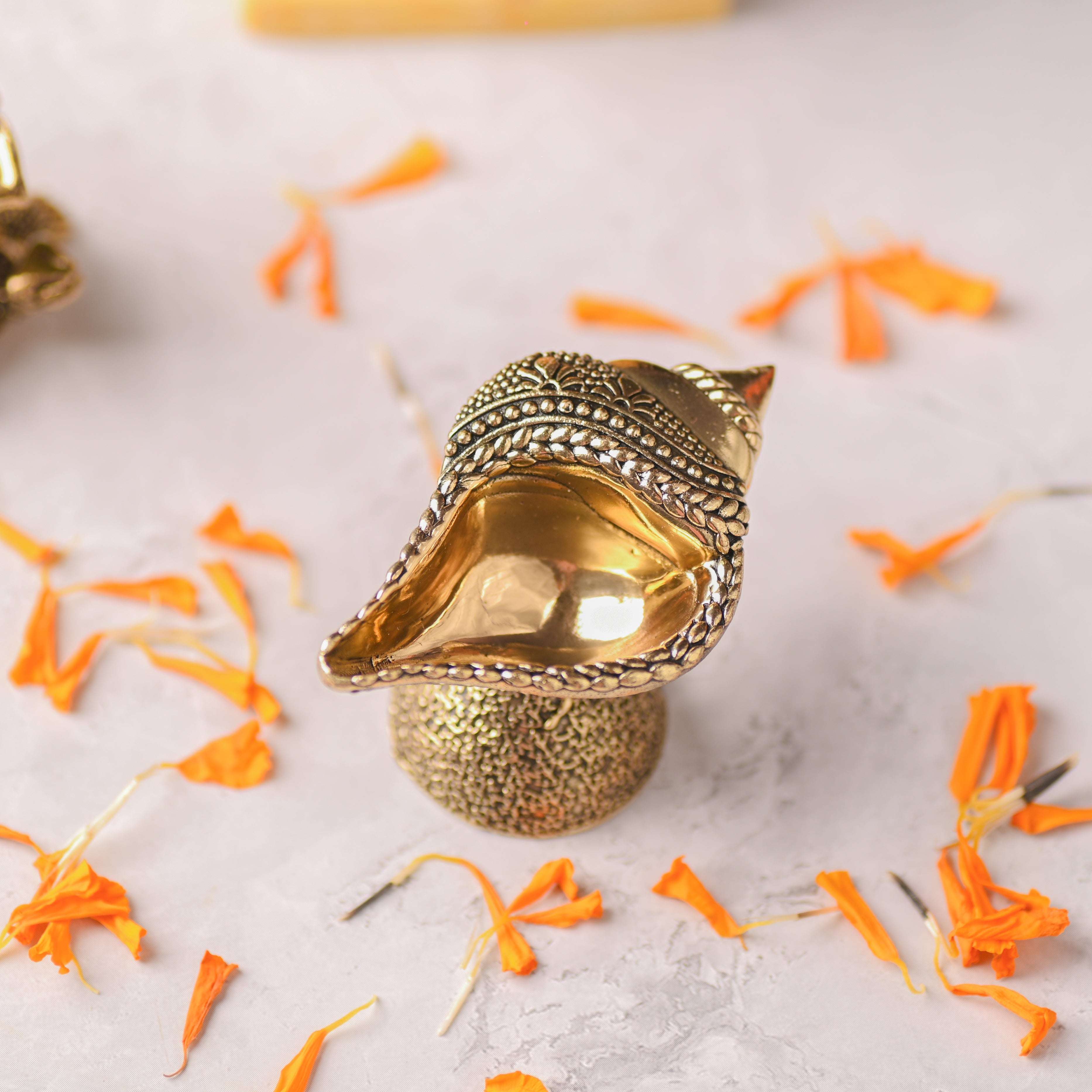 Brass Handcrafted Conch Lightweight Diya (1.8 Inch) - Image 2