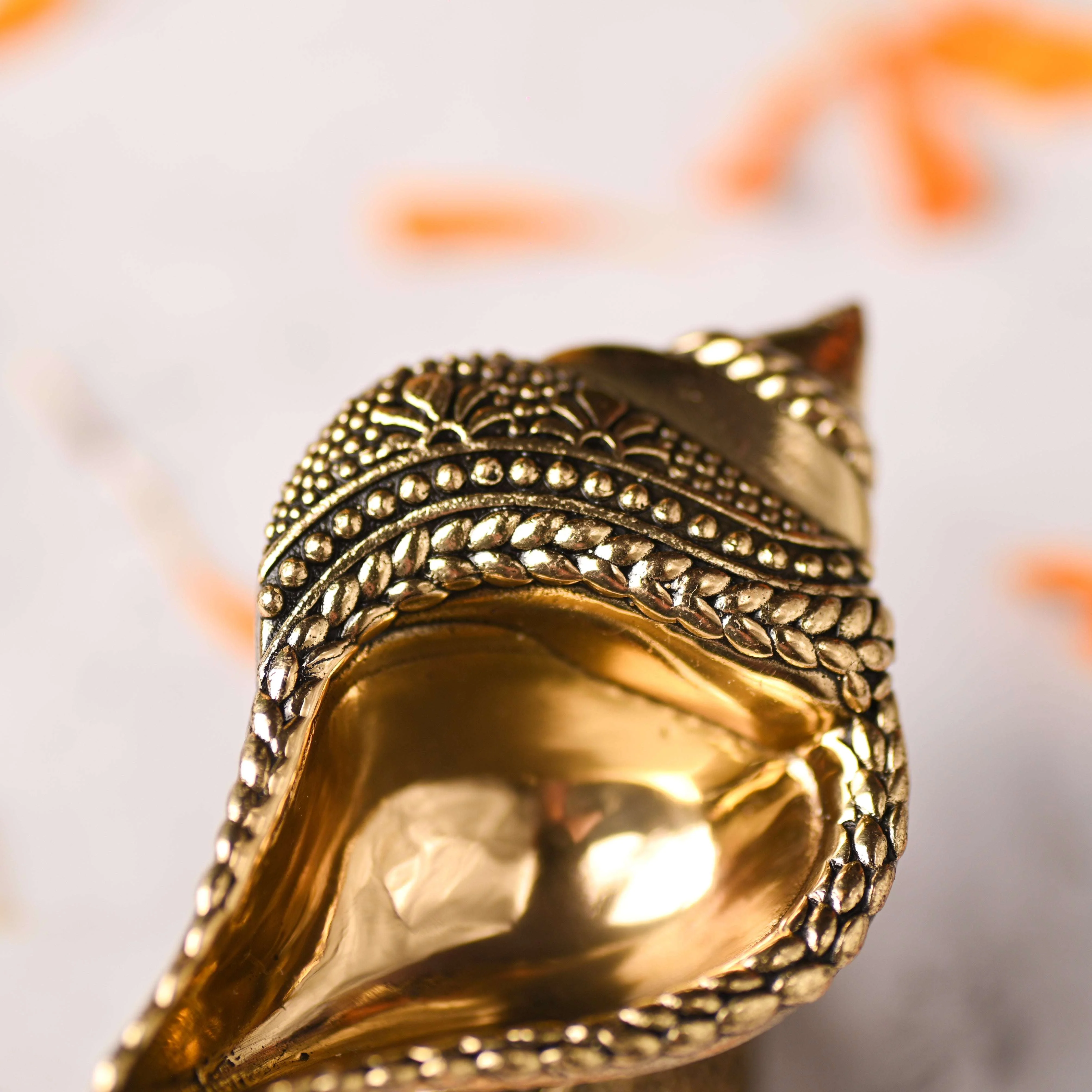 Brass Handcrafted Conch Lightweight Diya (1.8 Inch) - Image 3