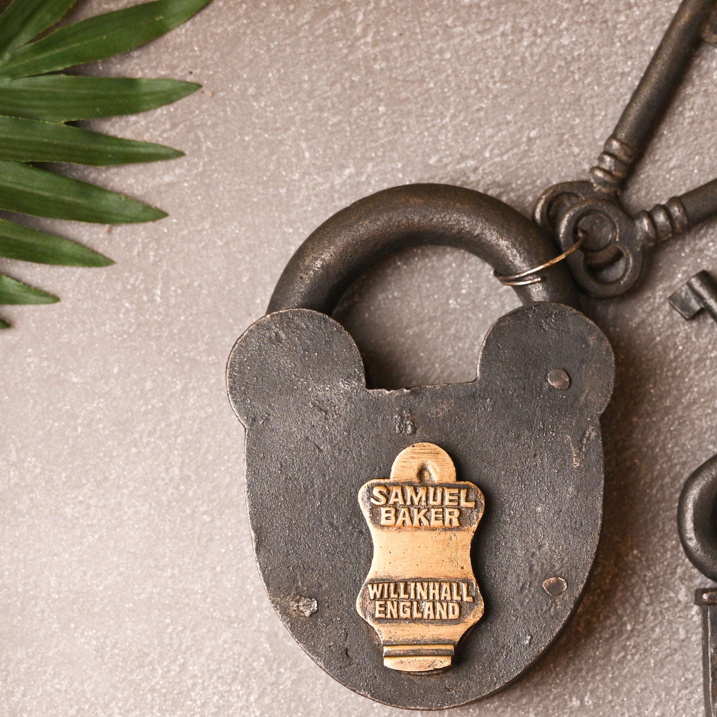 Iron Door Lock With Two Keys - Image 2