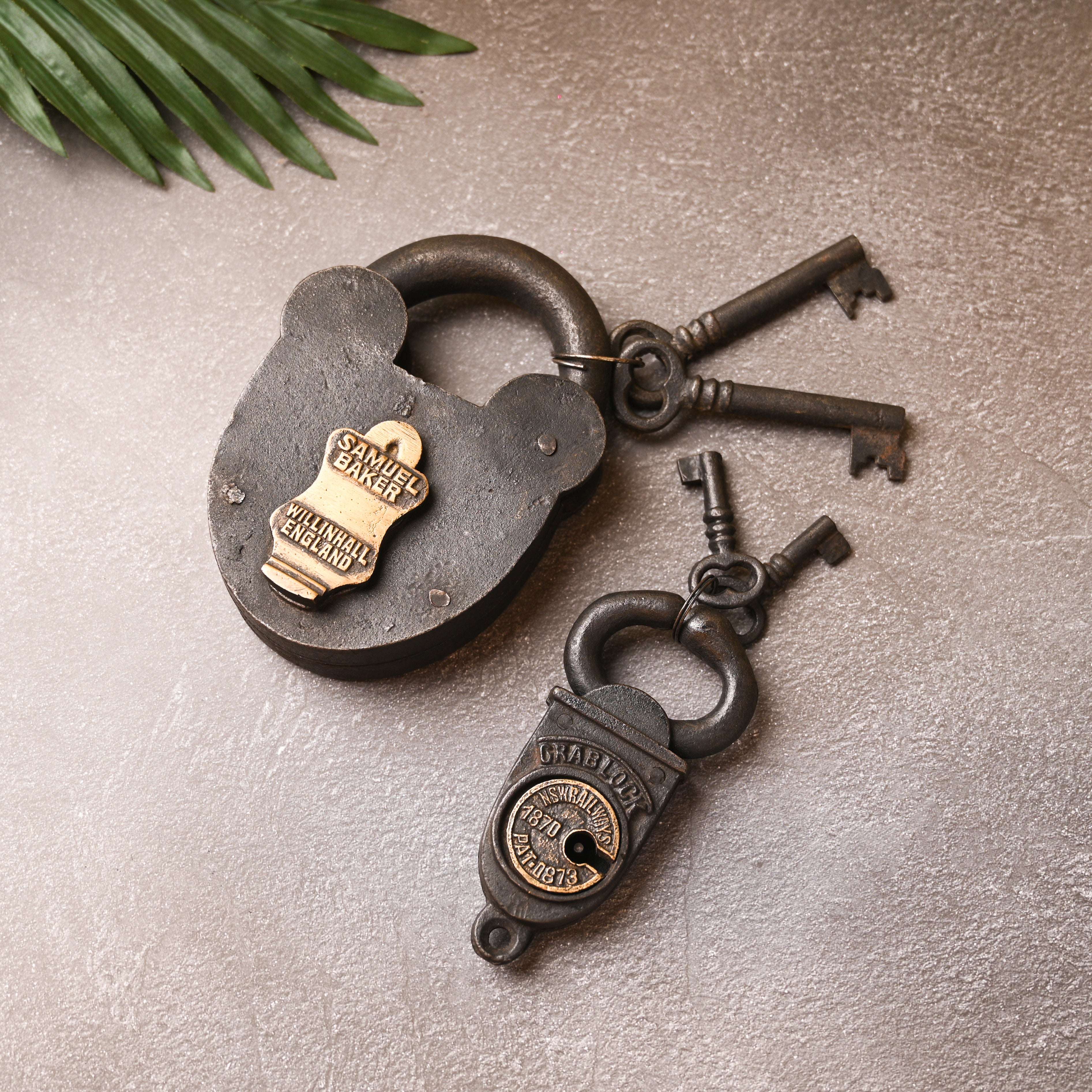 Iron Door Lock With Two Keys - Image 3