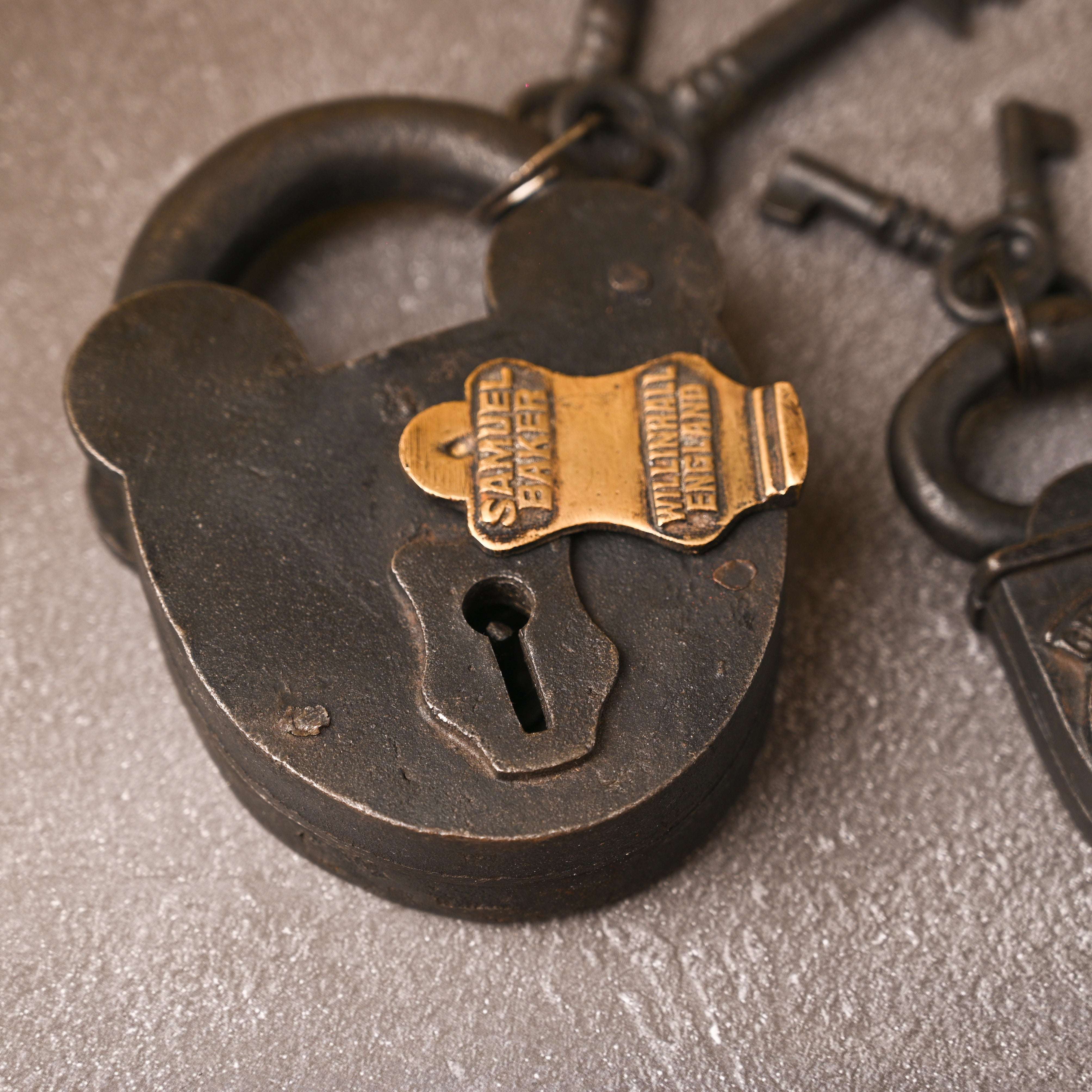 Iron Door Lock With Two Keys - Image 6