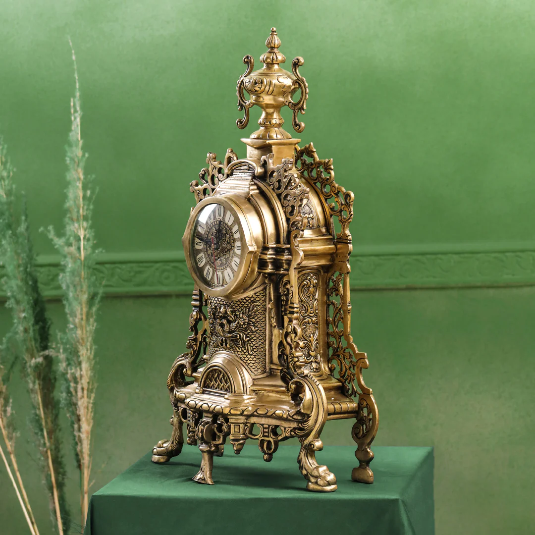 Brass Vintage Table Clock/Watch (22 Inch) - Image 4