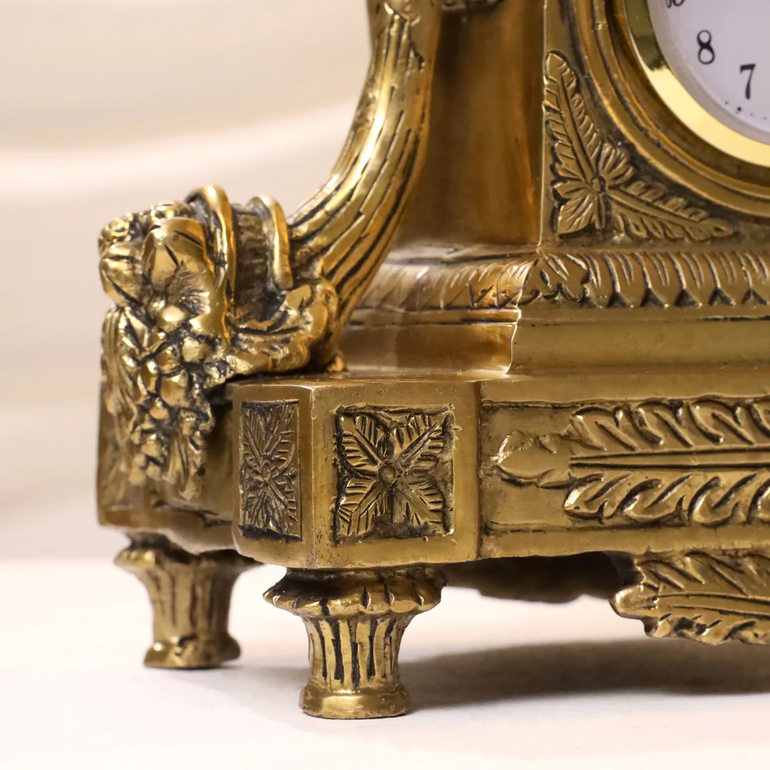Brass Vintage Table Clock/Watch (10.5 Inch) - Image 8