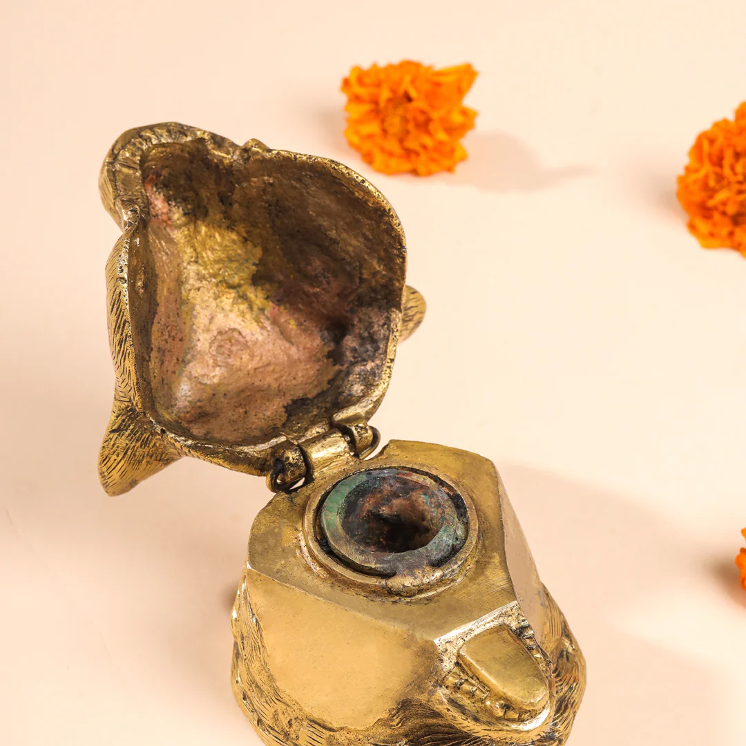 Brass Dog Inkwell/Ink Pot (3.5 Inch) - Image 4