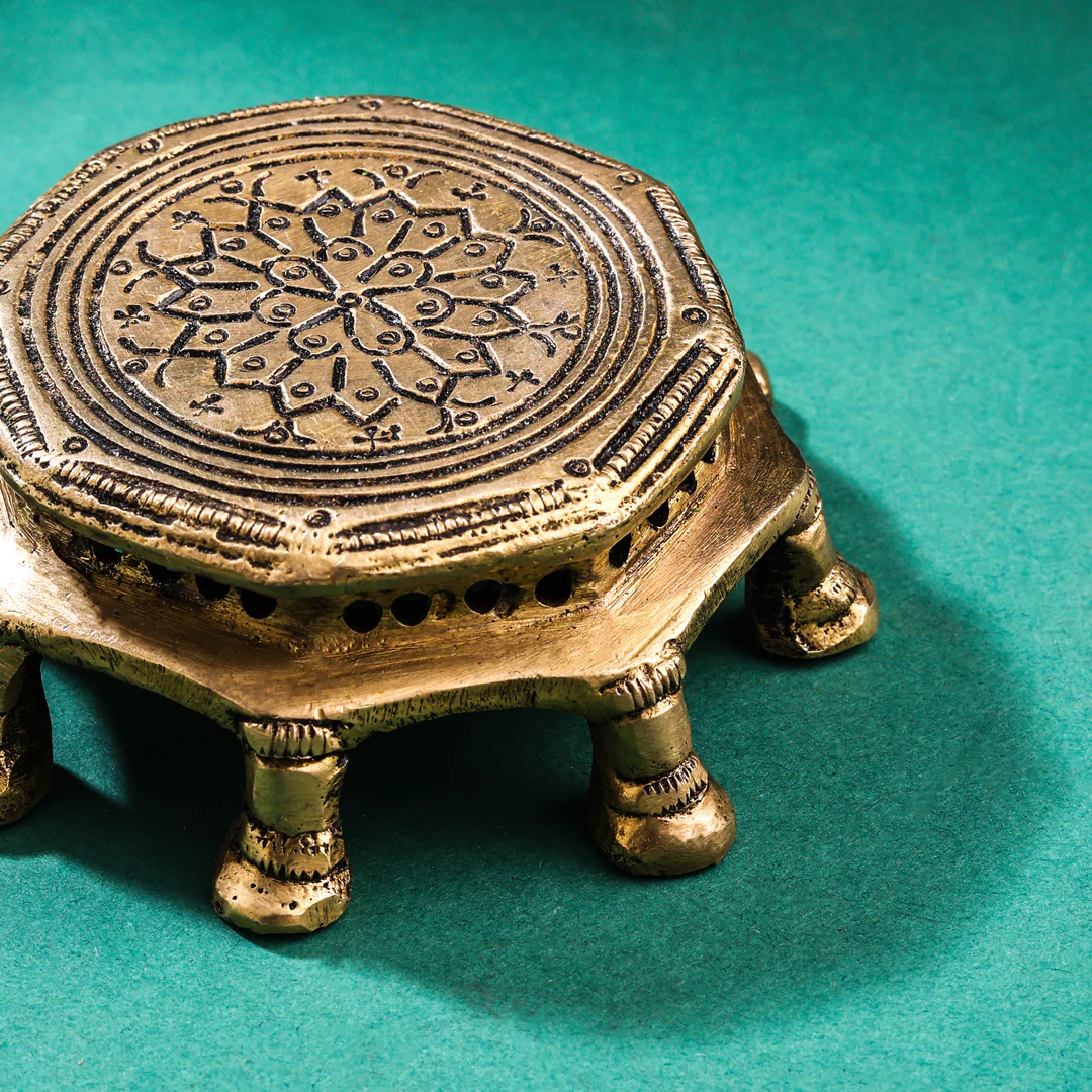 Brass Pooja Chowki (1.5 Inch) - Image 4
