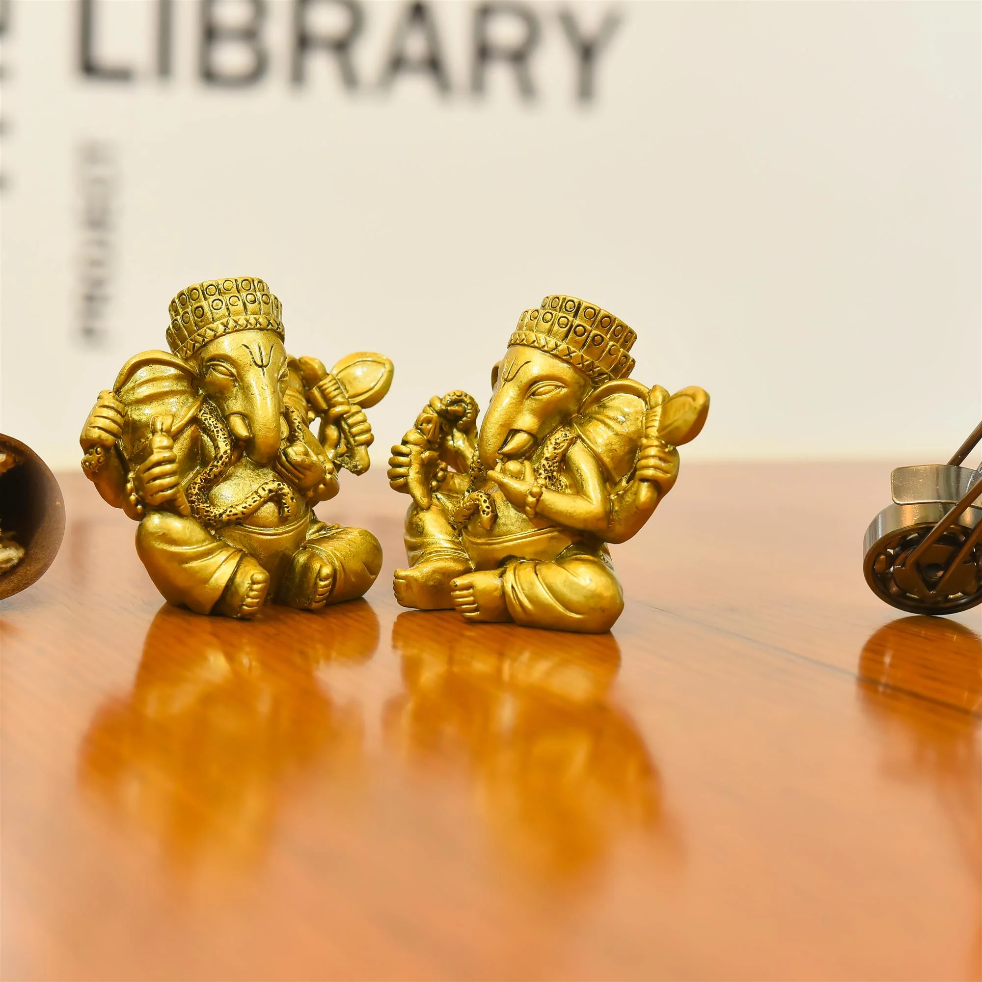 Polyresin Lord Sitting Ganesha Idol (3 Inch) - Image 3