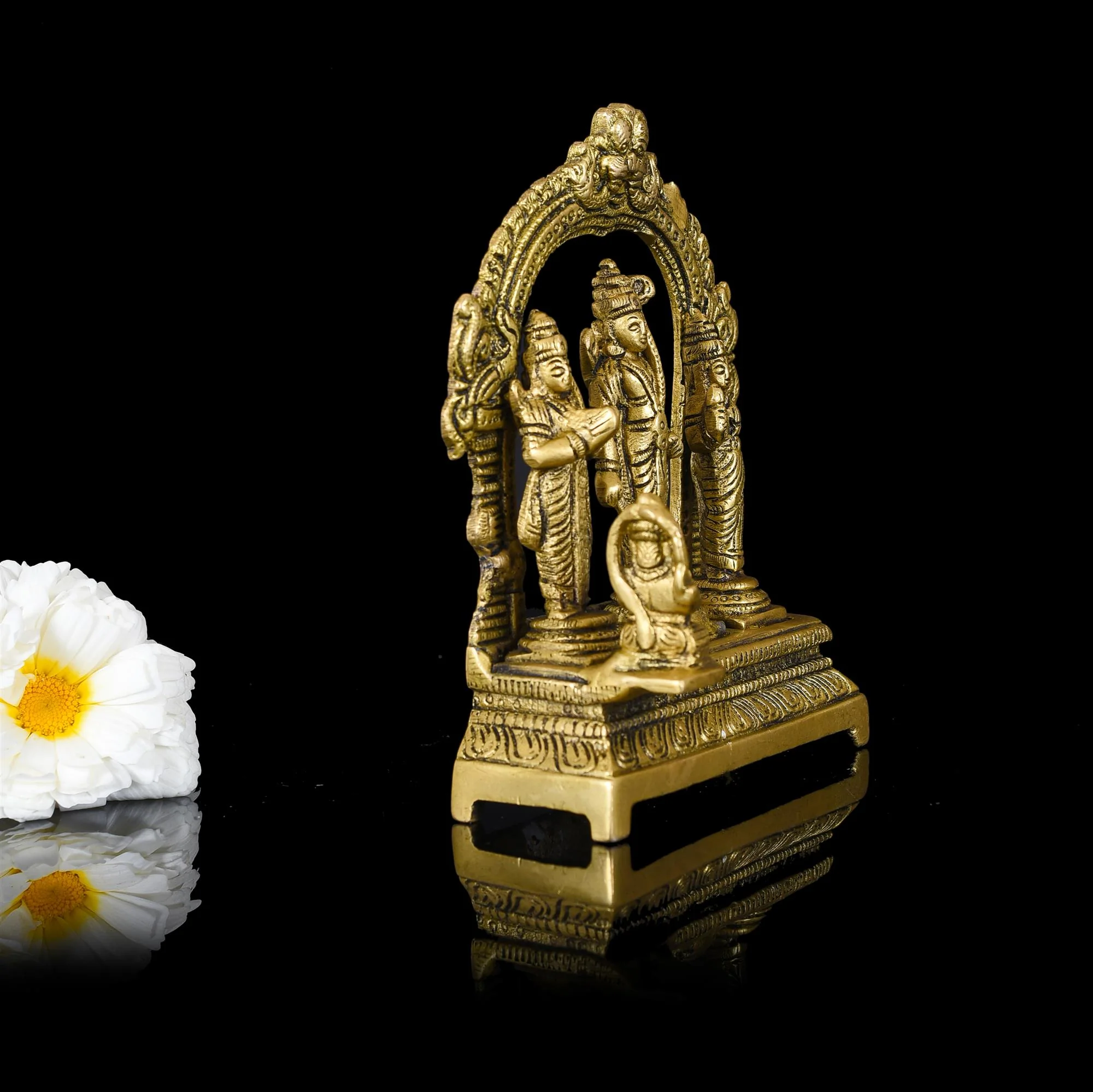 Brass Ram Darbar Statue (6.3 Inch) - Image 3