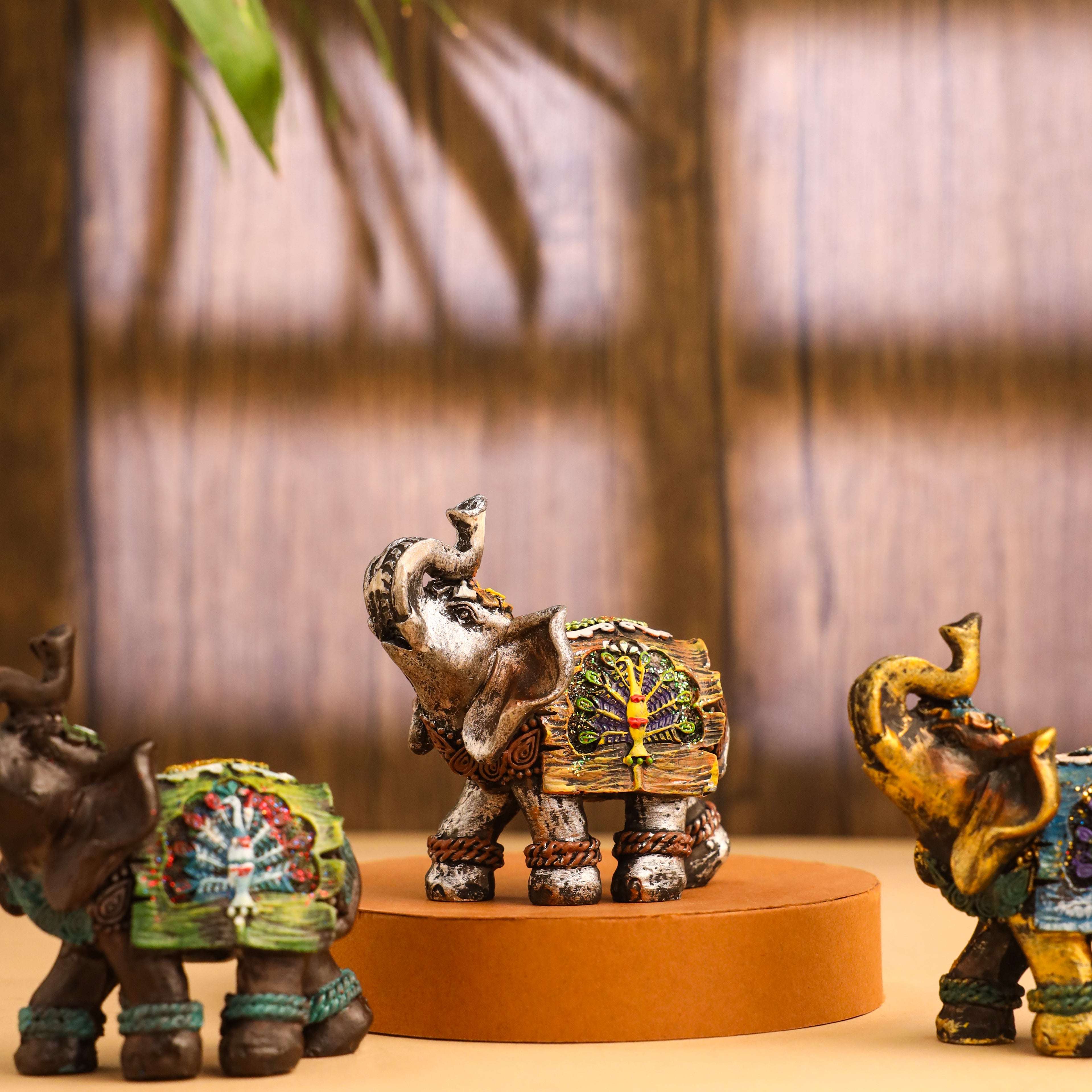 Polyresin Elephant Statue (Set Of 3) - Image 3