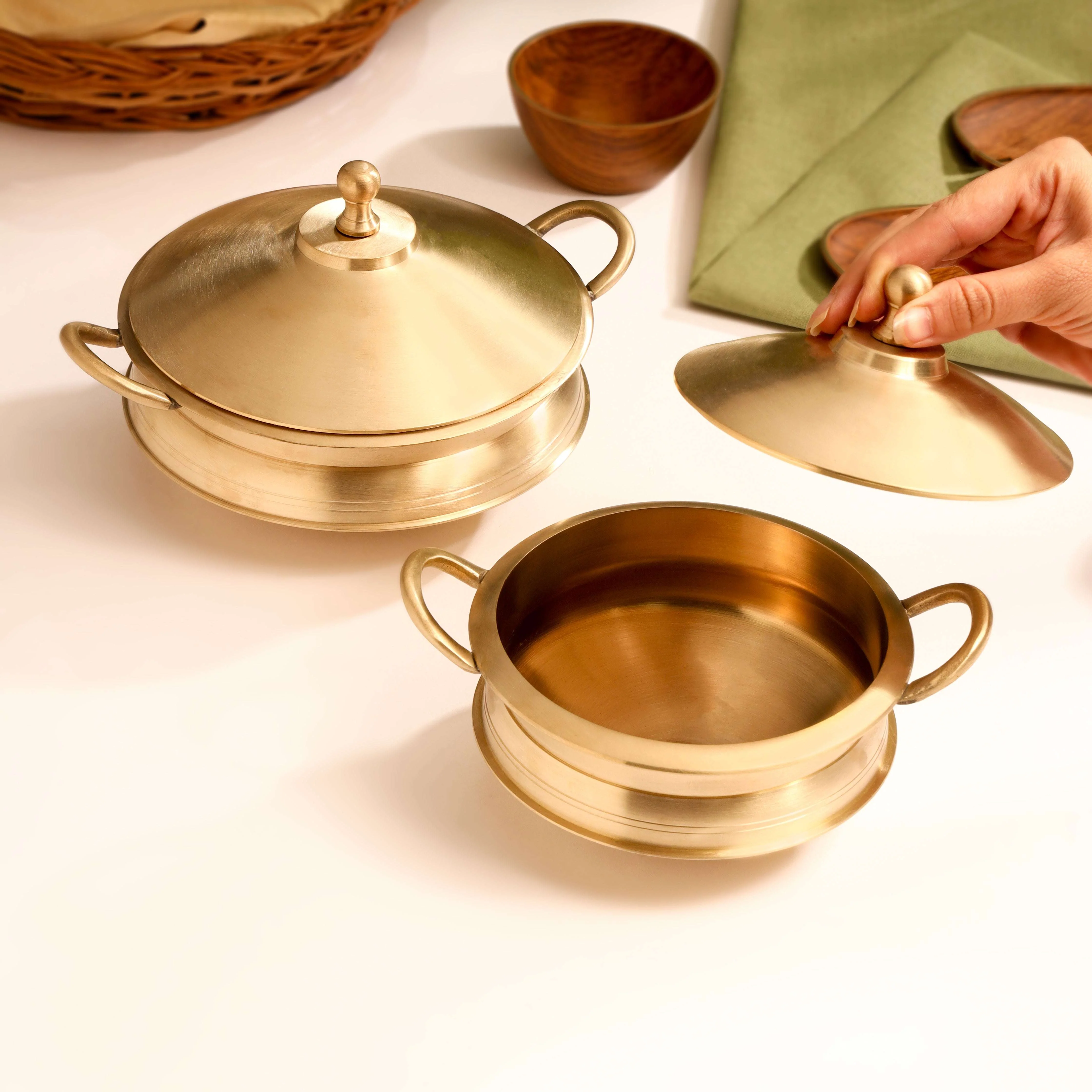 Brass Serving Pot With Lid And Handle - Image 7