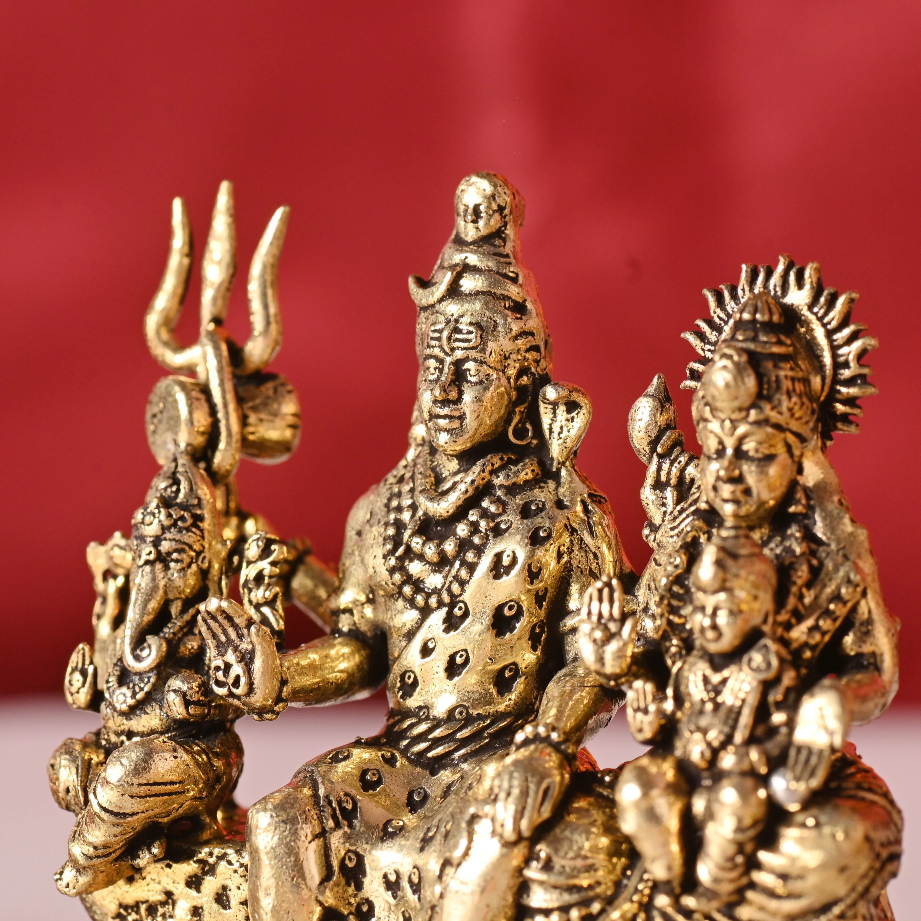Brass Sitting Shiv Family Lightweight Idol - Image 3