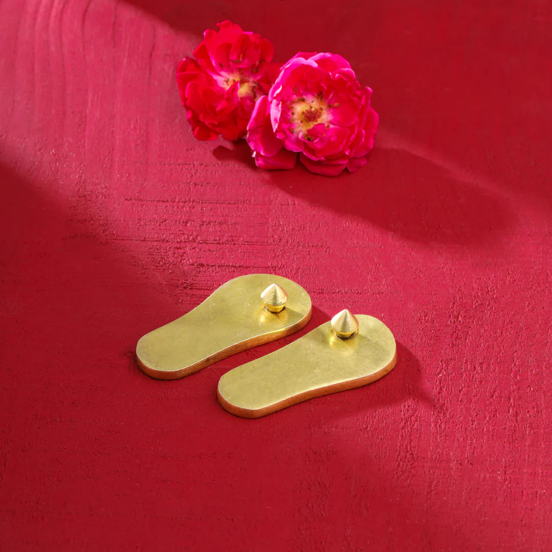 Brass Superfine Charan Paduka (3 Inch) - Image 5